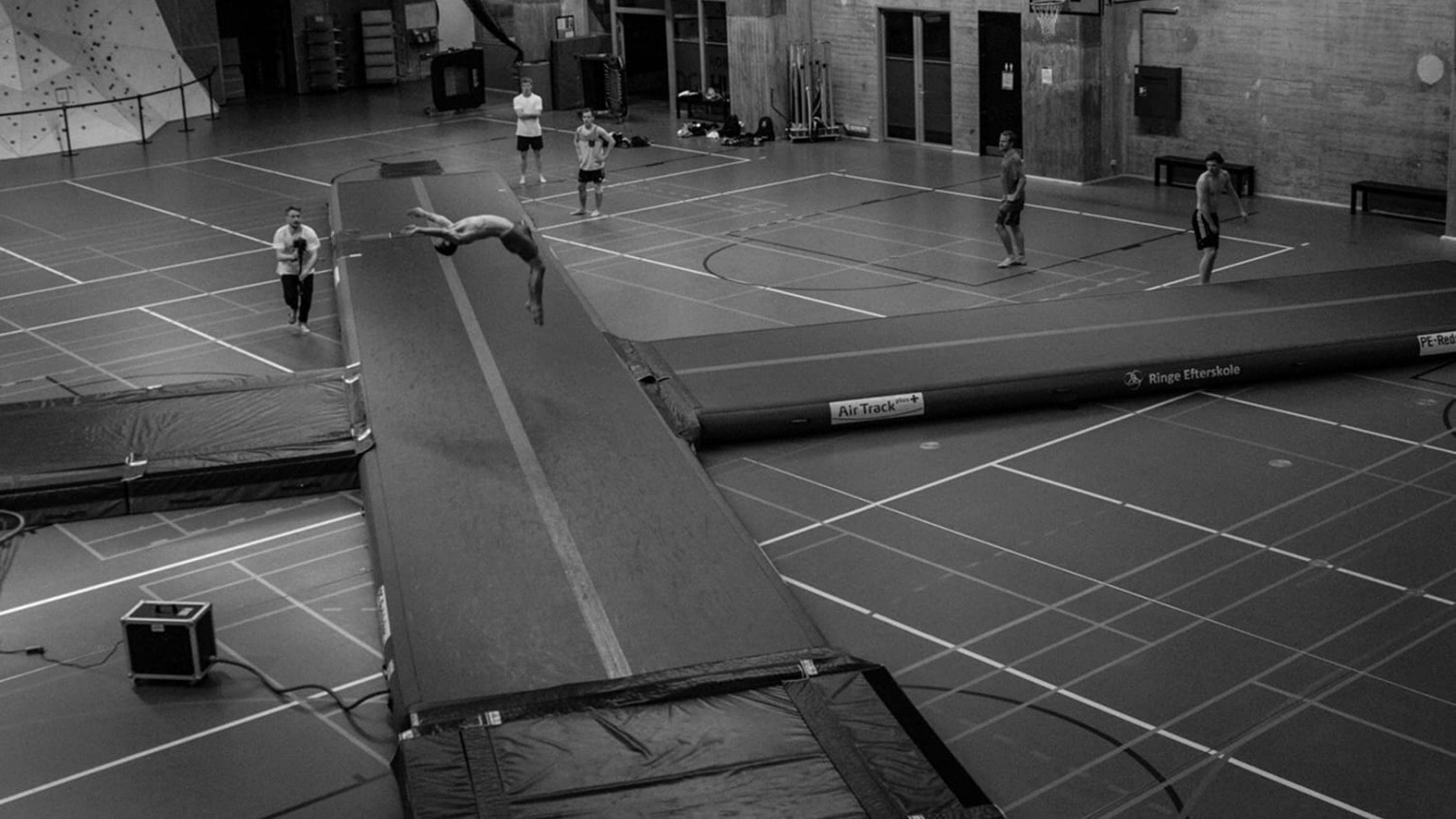 Hvorfor skal jeg vælge en airtrack frem for en konventionel trampolin?